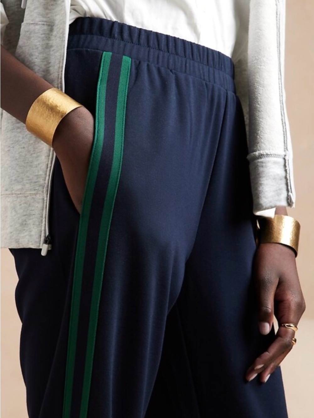 Banana Republic Navy Pull-On Sweatpants Green Side Stripes Women’s Size Medium